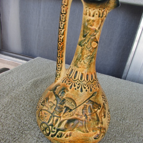 Sicilian Vase - Picture 3 of 8